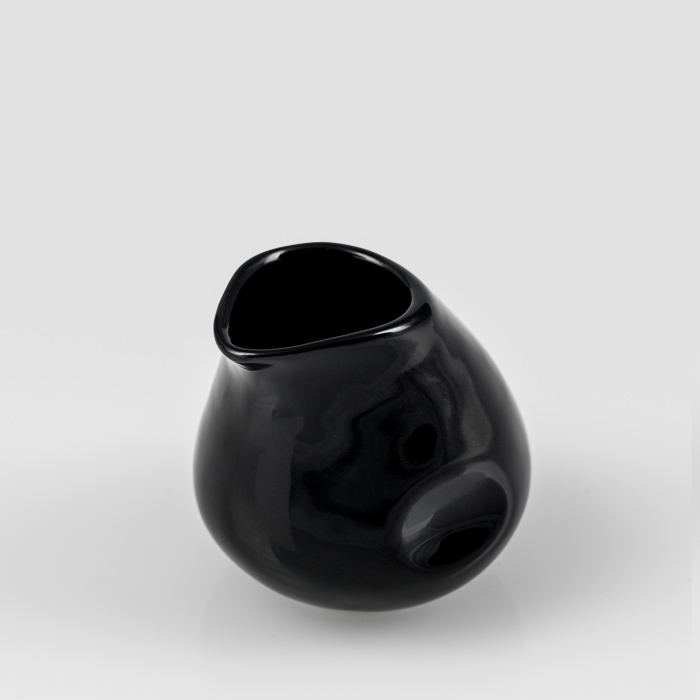 Sumi Pitcher Black